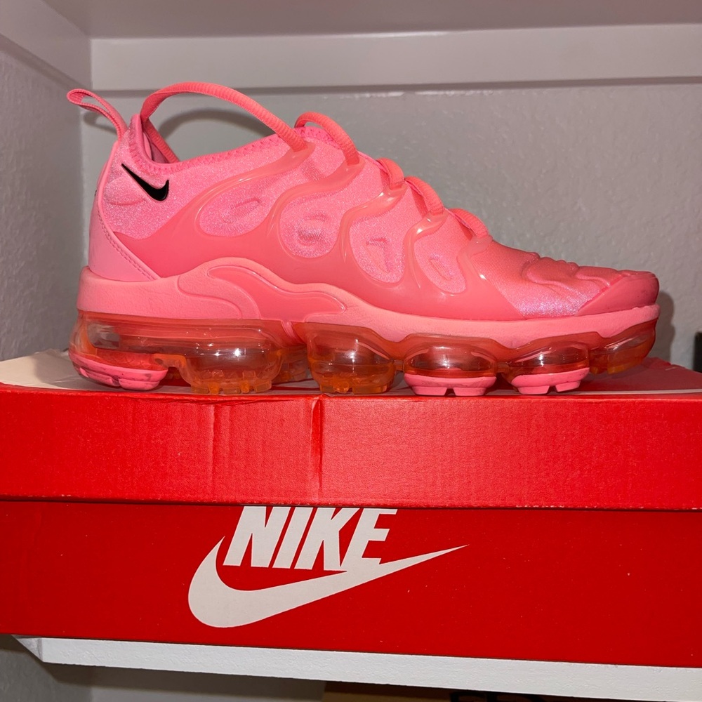 Nike Air VaporMax Plus
Sunset Pulse Bubblegum